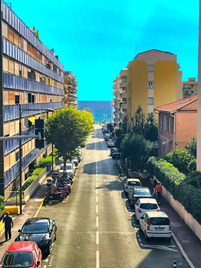 Pearl Holiday Home - Remote Work Friendly Roquebrune-Cap-Martin Apartment